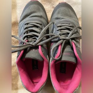 Women’s U S Polo Assn sneakers  good condition size 7 1/2